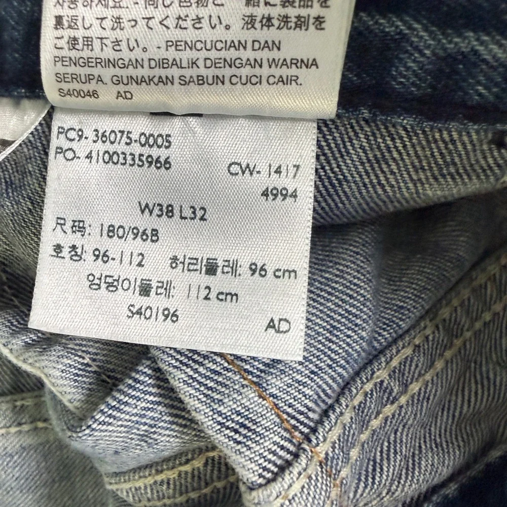 Levis Altered Taper Jeans Mens 38x32 Blue Light Wash Button Fly Reconstructed